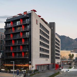 Radisson Red Hotel V&A Waterfront Cape Town